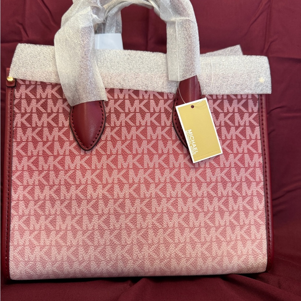 MICHAEL KORS Cherry Signature Small Tote Bag - Picture 6 of 8